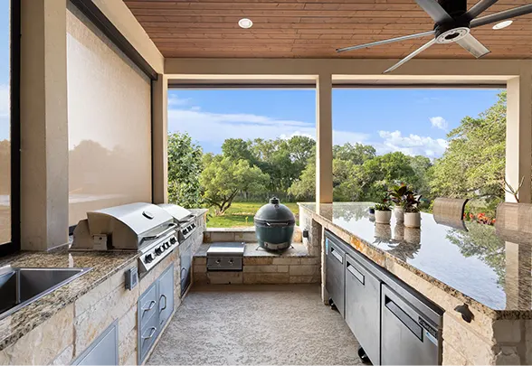 Outdoor Kitchens & Living Spaces 